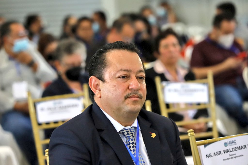 Walter Mazariegos es electo rector de la USAC