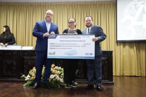 Compromiso con el conocimiento: apoyo para estudiantes de postgrado